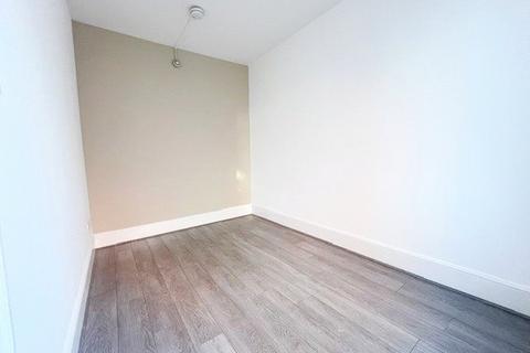 1 bedroom apartment to rent, Earls Court Road, Earls Court, London, SW5