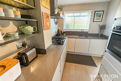 3 bedroom terraced house for sale, Buckingham Gardens, West Molesey KT8