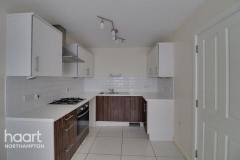 4 bedroom semi-detached house to rent, Oak Grove, NORTHAMPTON
