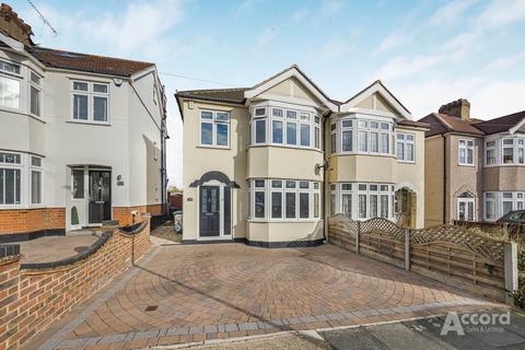Heather Avenue, Romford, RM1