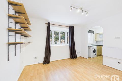 undefined, Magpie Close, Enfield, EN1