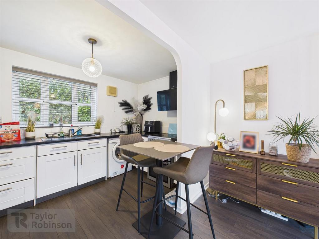 CAM02600 G0-PR0599-STILL009.jpg