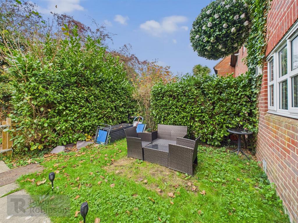 CAM02600 G0-PR0599-STILL010.jpg