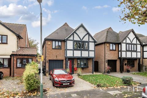 5 bedroom detached house for sale, Rockingham Avenue, Hornchurch