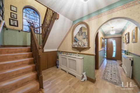 5 bedroom detached house for sale, Rockingham Avenue, Hornchurch