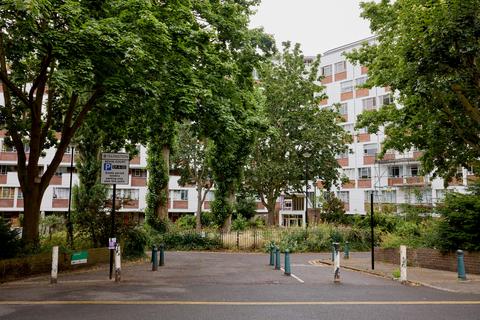 1 bedroom flat for sale, Bevin Court II, London WC1