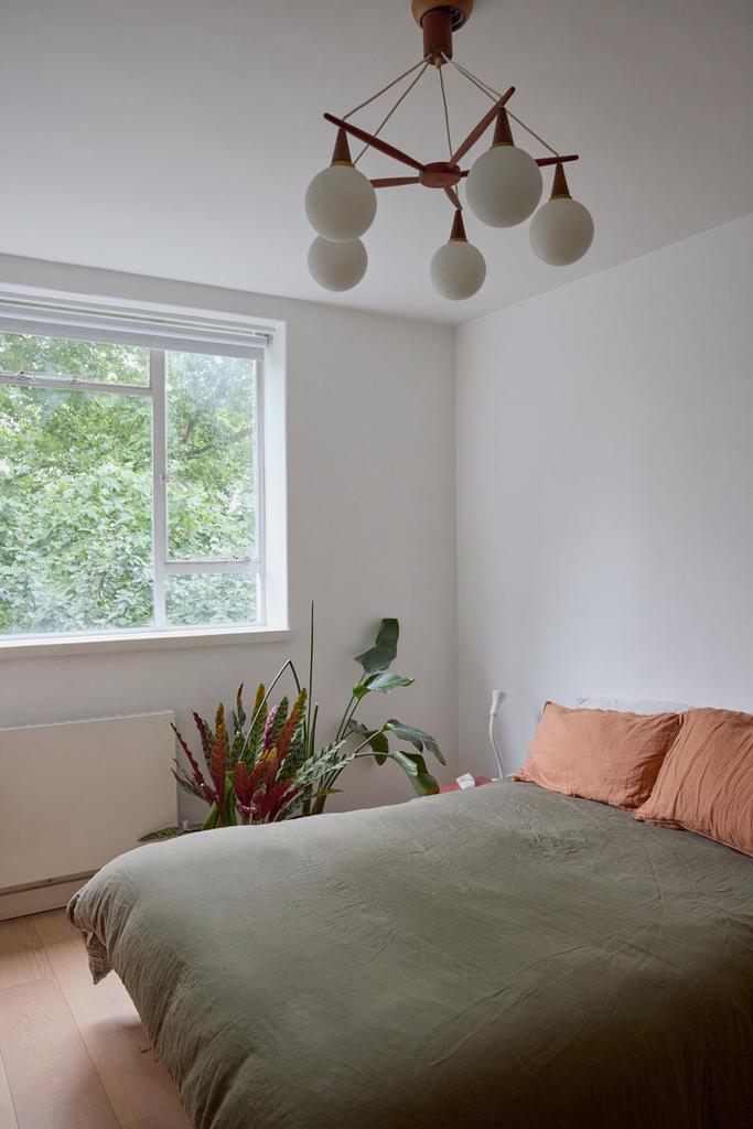 296326   bevin court 18.jpg