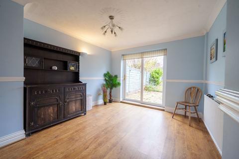 4 bedroom terraced house for sale, Cedars Close, Swindon SN2