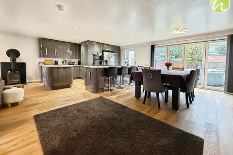 4 bedroom semi-detached bungalow for sale, Ashway, Corringham, SS17