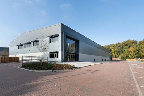 Warehouse to rent, Wade Rd Basingstoke RG24 8NE