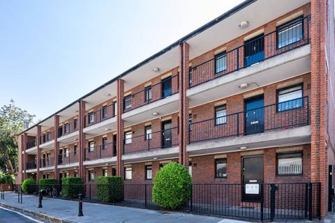 Cooper Close, Southwark, London, SE1
