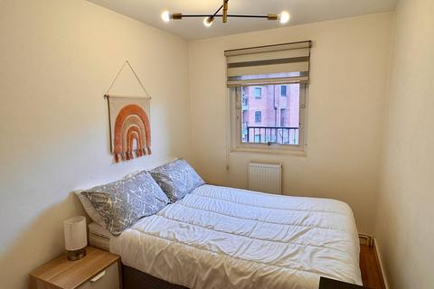 Cooper Close, Southwark, London, SE1