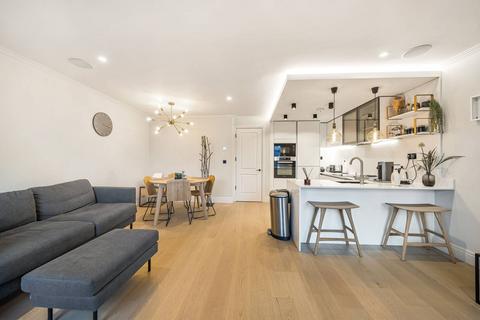 2 bedroom flat to rent, Chapel Market, Angel, London, N1