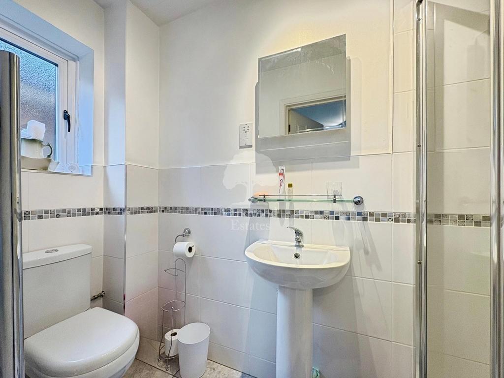 Bedroom 2 Ensuite
