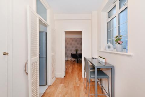 2 bedroom flat to rent, Kensington High Street, London, W14