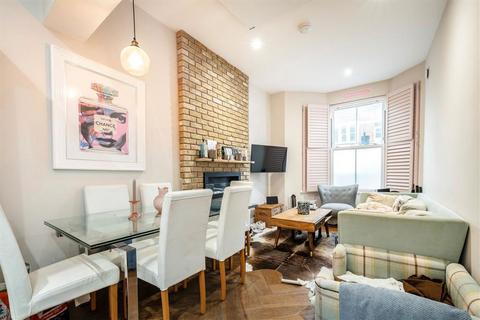 2 bedroom flat to rent, Munster Road, London SW6