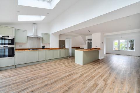undefined, Falstaff Avenue, Earley, Reading