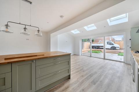 undefined, Falstaff Avenue, Earley, Reading