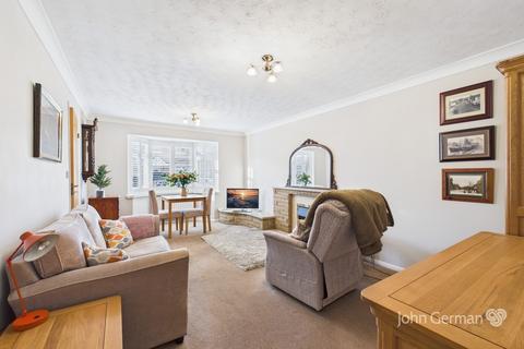 2 bedroom detached bungalow for sale, Grunmore Drive, Stretton