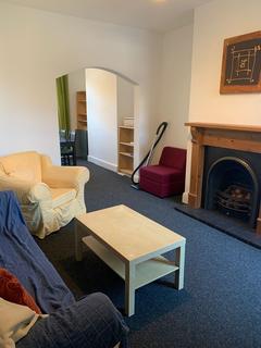 2 bedroom terraced house to rent, Rosford Avenue, Fallowfield