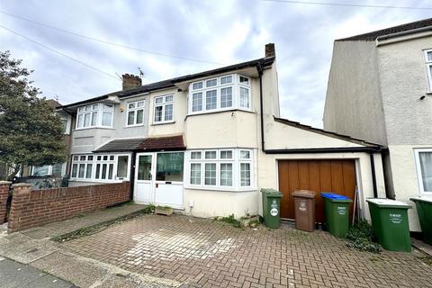 4 bedroom end of terrace house to rent, Church Road, Bexleyheath DA7