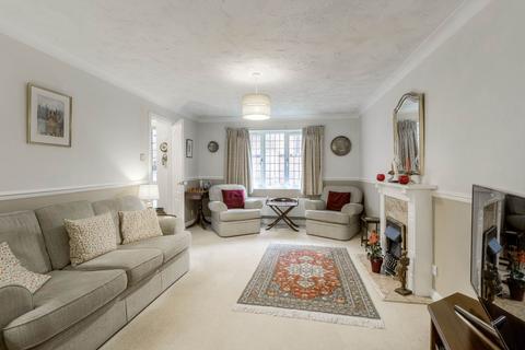 undefined, Tabard Gardens, Newport Pagnell MK16
