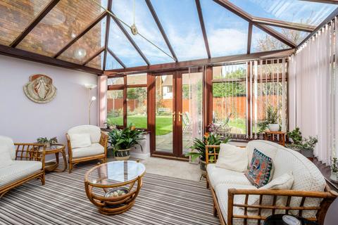 undefined, Tabard Gardens, Newport Pagnell MK16