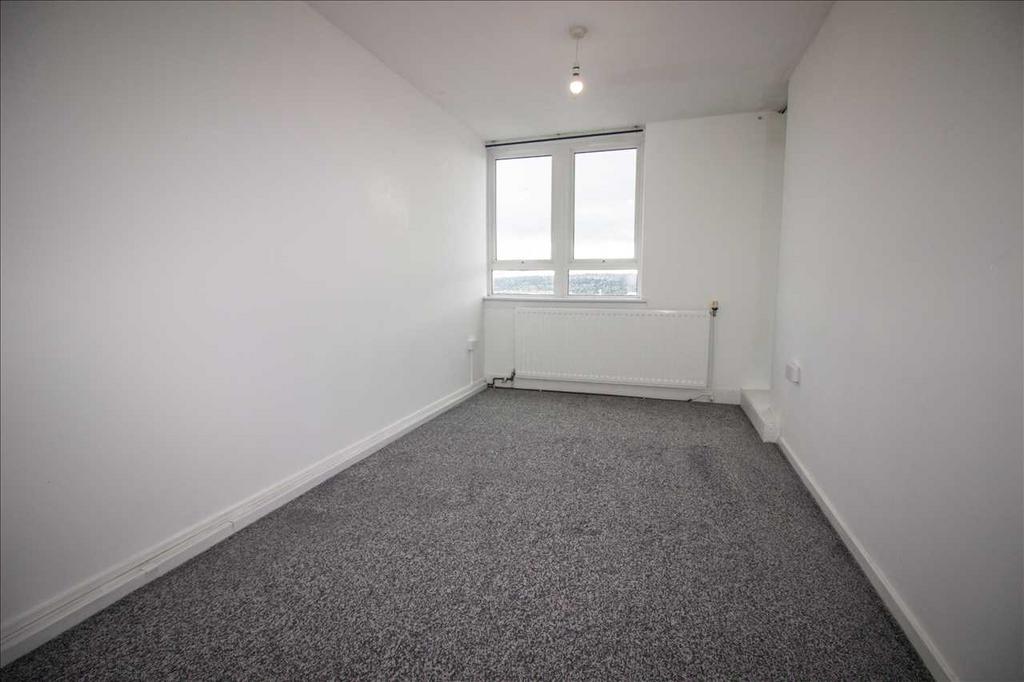 Apartment in Newcastle Upon Tyne - View 5