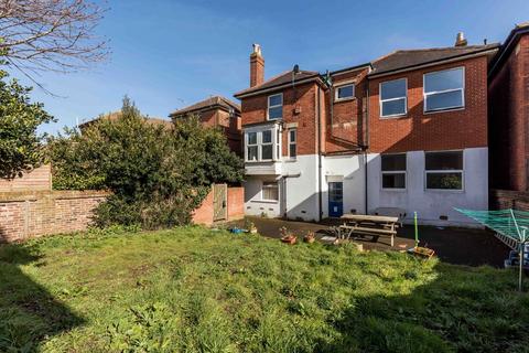 2 bedroom apartment to rent, Yarborough Road, Southsea PO5