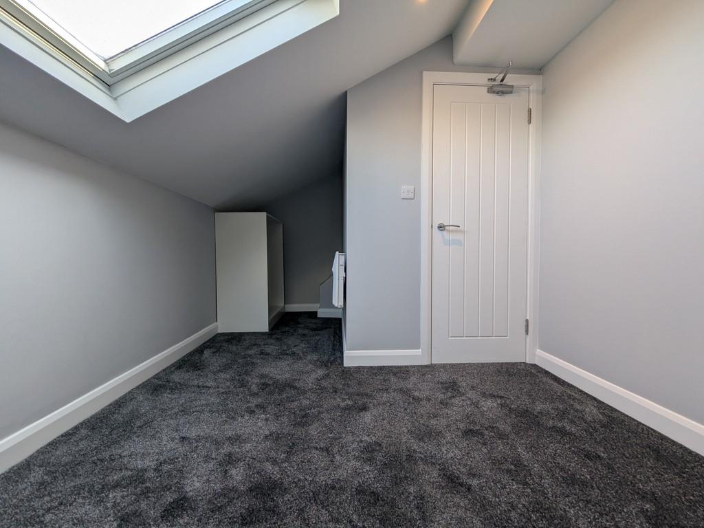 Pxl 20250423 085521076