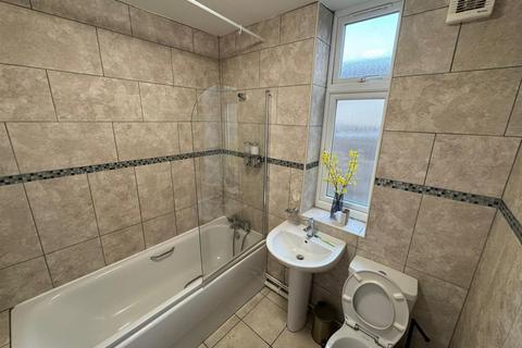 1 bedroom flat to rent, Nelson Road, Twickenham