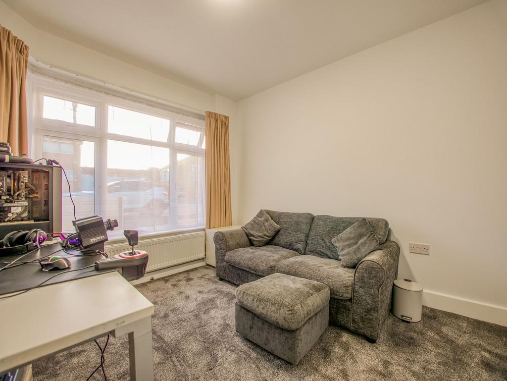Bedroom 5/Study