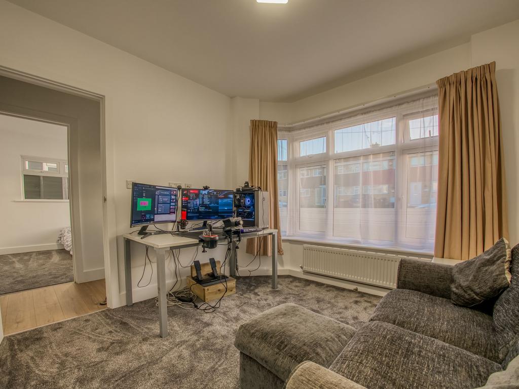Bedroom 5/Study