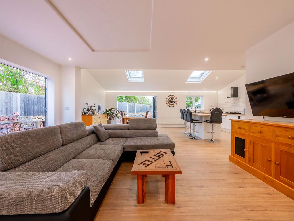 Lounge/Dining/Kitchen a