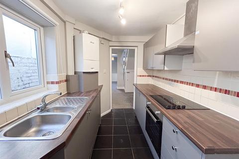 2 bedroom house to rent, Hungerford Street, Cheltenham, GL50 4HN
