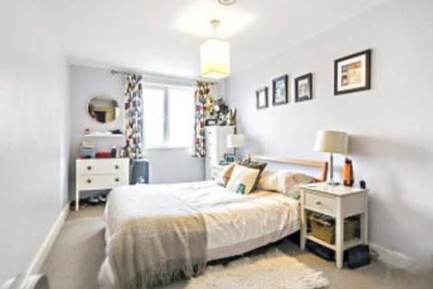 2 bedroom flat to rent, Mast Quay