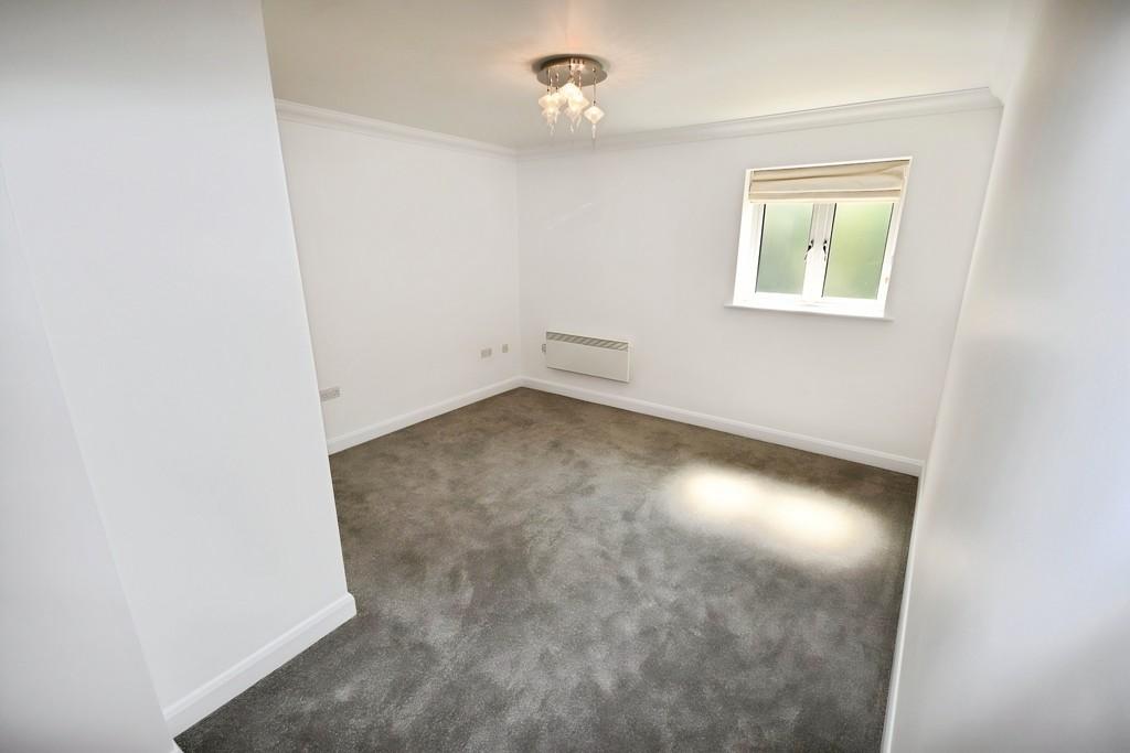 736dcff0-Bedroom 201