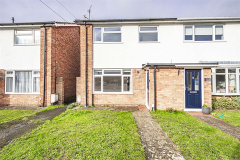 3 bedroom end of terrace house to rent, 10 Offas Close, Benson, OX10