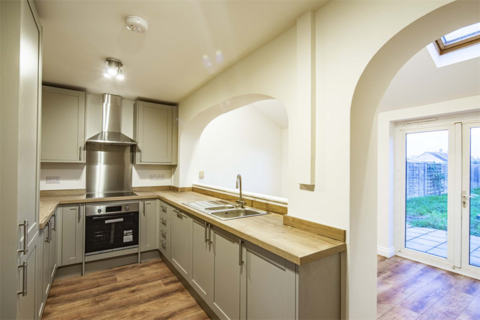 3 bedroom end of terrace house to rent, 10 Offas Close, Benson, OX10
