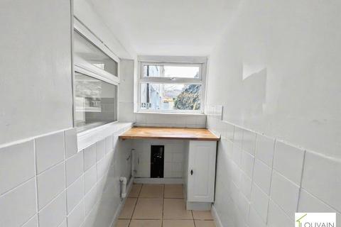 2 bedroom cottage for sale, Rhiw Parc Road, Abertillery