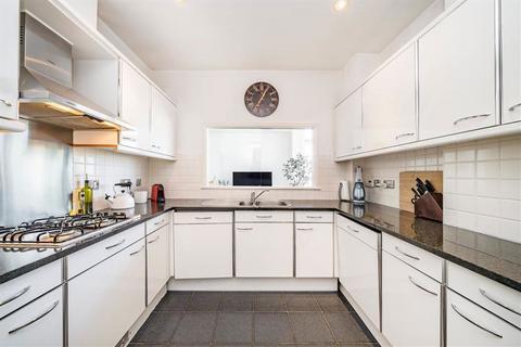 undefined, Wells Street, London W1T