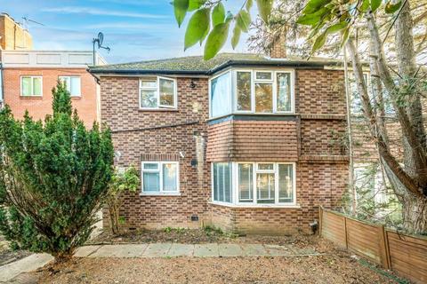 2 bedroom flat for sale, Thornbury Road, Isleworth TW7