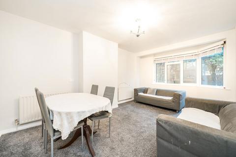 2 bedroom flat for sale, Thornbury Road, Isleworth TW7