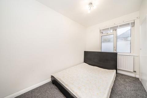 2 bedroom flat for sale, Thornbury Road, Isleworth TW7