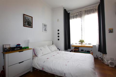 undefined, 28 Queens Road, London N11