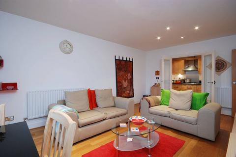 2 bedroom flat to rent, Beckford Close, Earls Court, London, W14