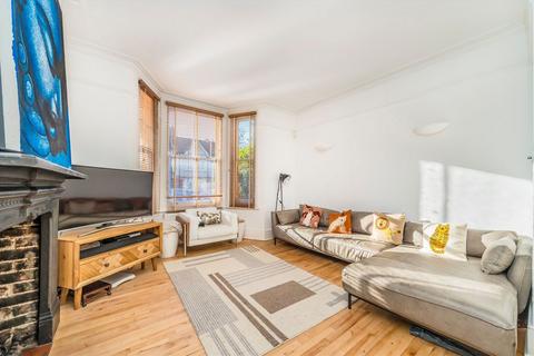 4 bedroom semi-detached house to rent, Pattison Road, London NW2