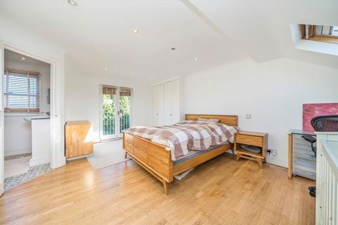 4 bedroom semi-detached house to rent, Pattison Road, London NW2