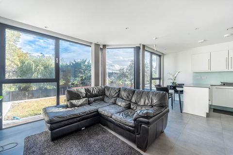 Edgwarebury Lane, Edgware, HA8