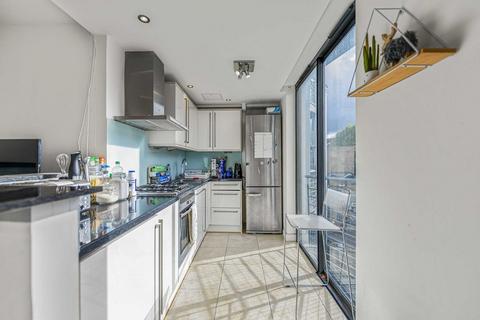 2 bedroom flat to rent, Three Oak Lane, London SE1